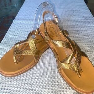 Kork-Ease Yarbrough Gold Cross Strap Flat Sandals Women’s  size10M